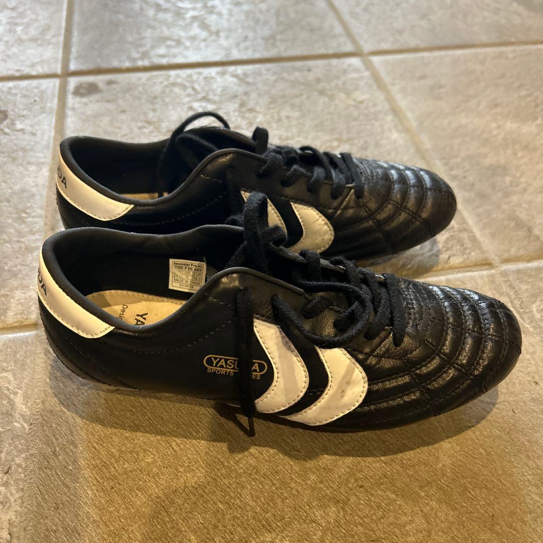 YASUDA サッカー スパイク 黒/白