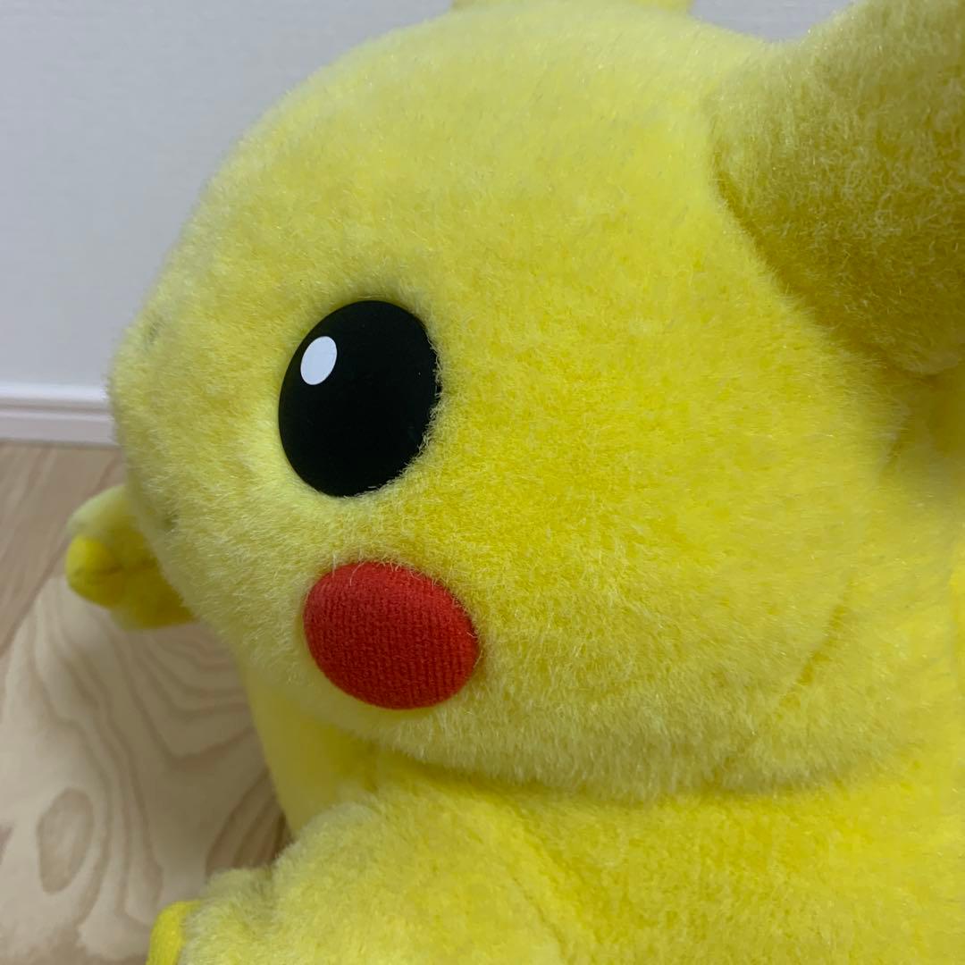【レア】等身大ピカチュウ ぬいぐるみ　ＴＯＭＹ