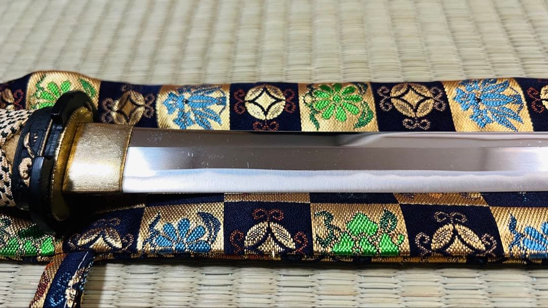 模造刀 拵え 短刀 二重刃文 御守刀 居合刀 高級刀袋付き 251012-1