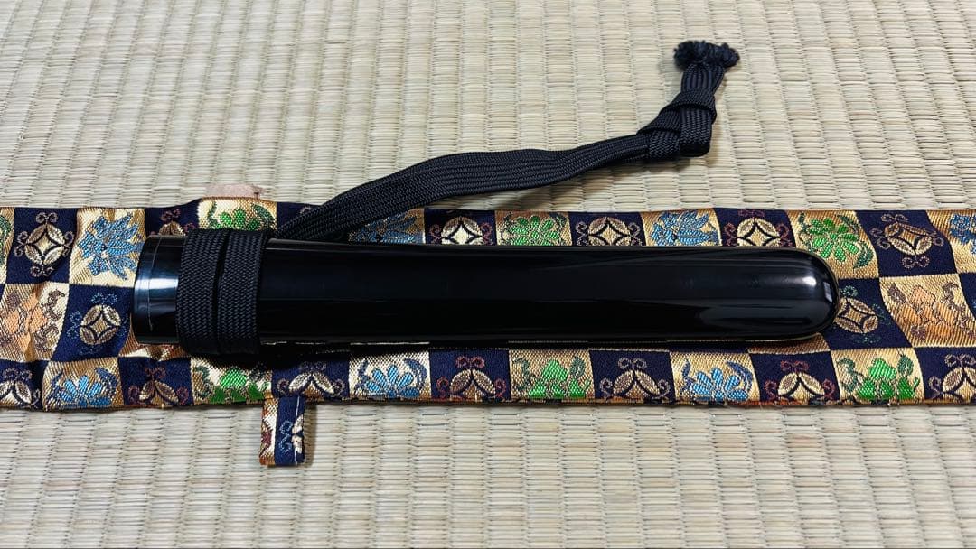 模造刀 拵え 短刀 二重刃文 御守刀 居合刀 高級刀袋付き 251012-1