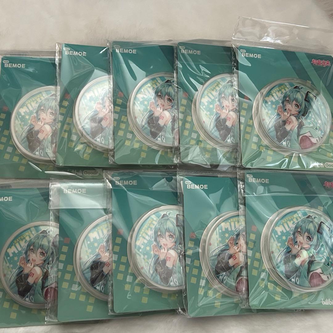 初音ミク uwa グリッター缶バッジ