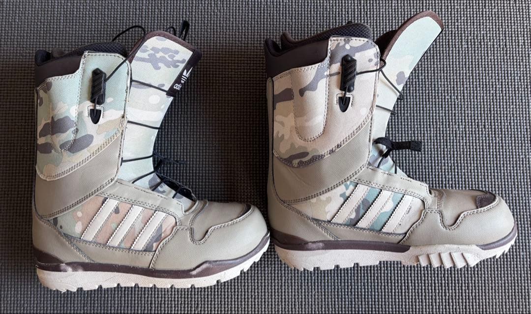 adidas スノーボードブーツ カモフラージュ