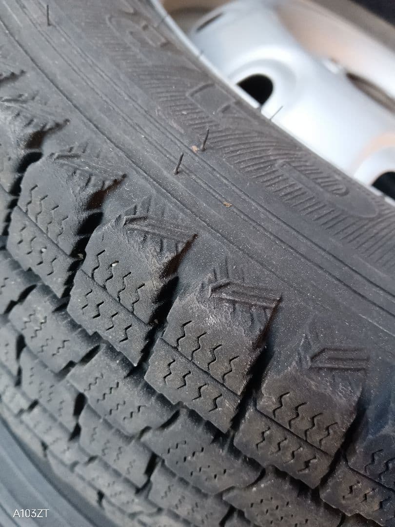 送料無料　匿名　冬仕様　※2本※　12インチ　 スタッドレスタイヤ