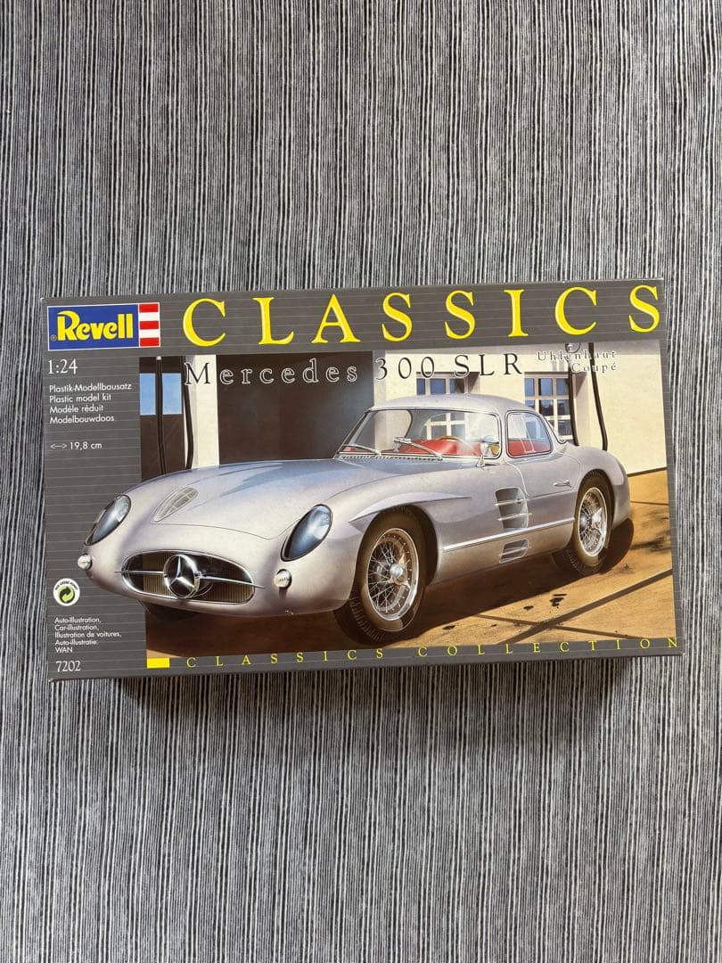 Revell Mercedes 300 SLR 1:24 プラモデル