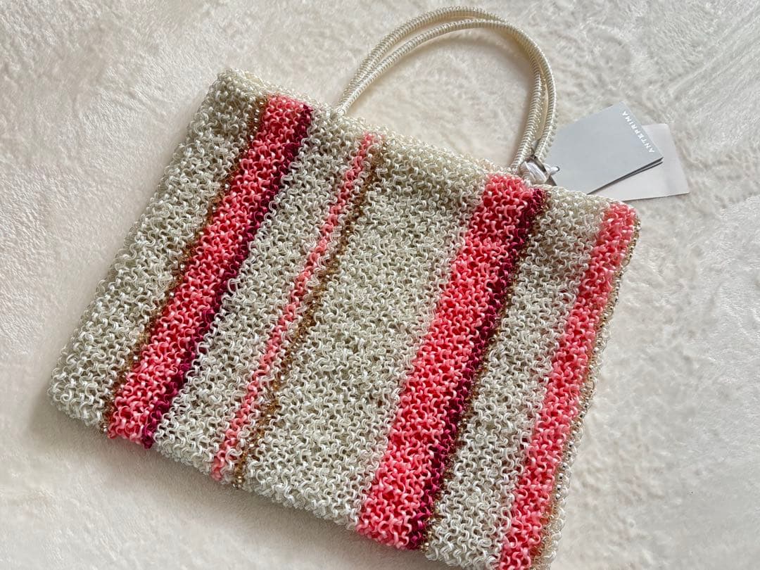 新品タグ付き　ジェオメトリーア　スクエア／ラージ　アンテプリマ