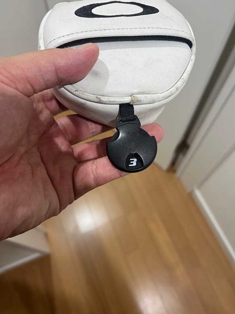 OAKLEY ゴルフバッグ・キャディバッグ ホワイト　ヘッドカバー付き