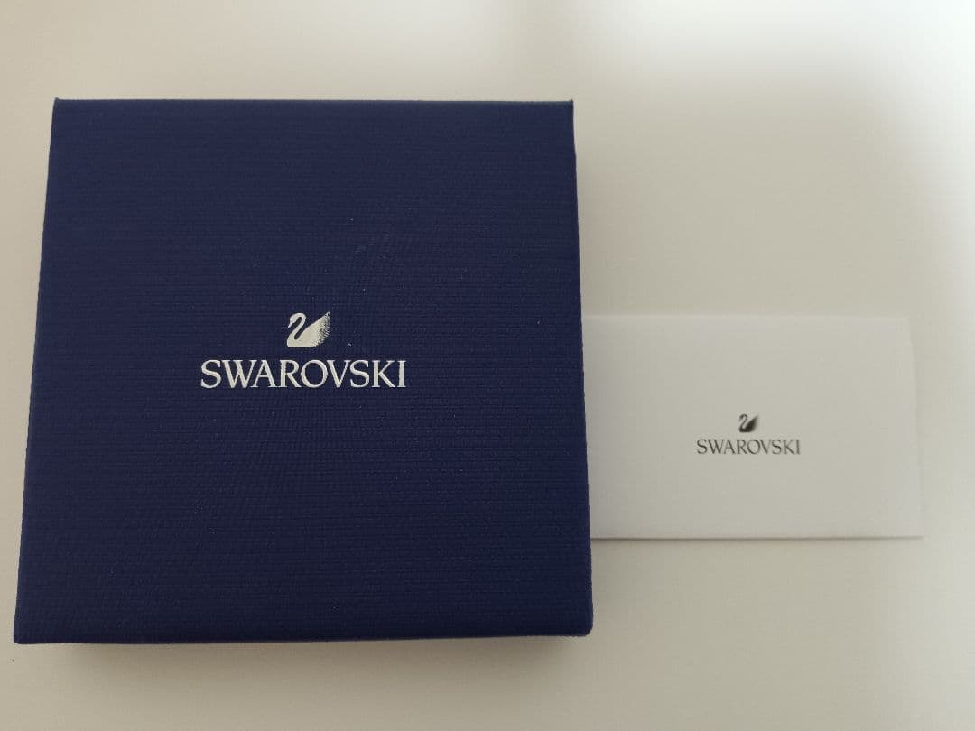 スワロフスキー　スワン