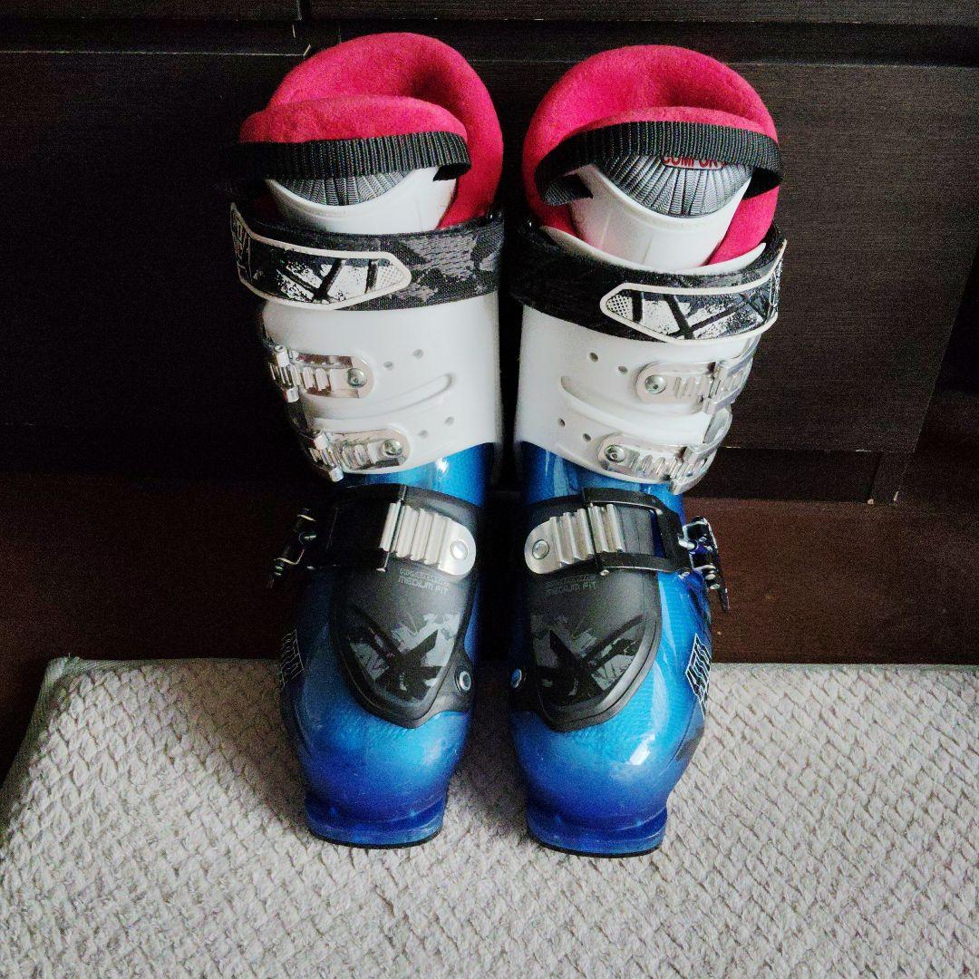 スキー用ブーツ(青と白)