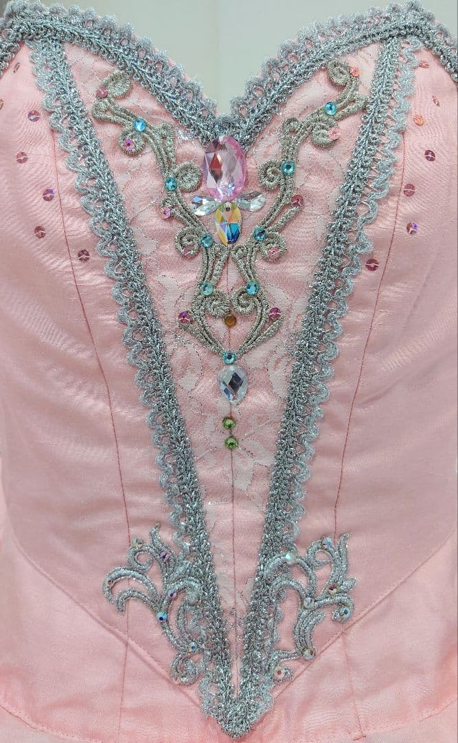 【ドルシネア、金平糖、オーロラ姫 チャコット・バレエ衣裳 袖飾り付き・美品 ５号