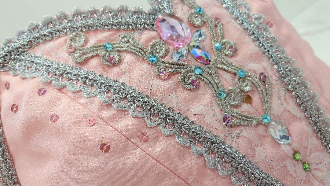 【ドルシネア、金平糖、オーロラ姫 チャコット・バレエ衣裳 袖飾り付き・美品 ５号