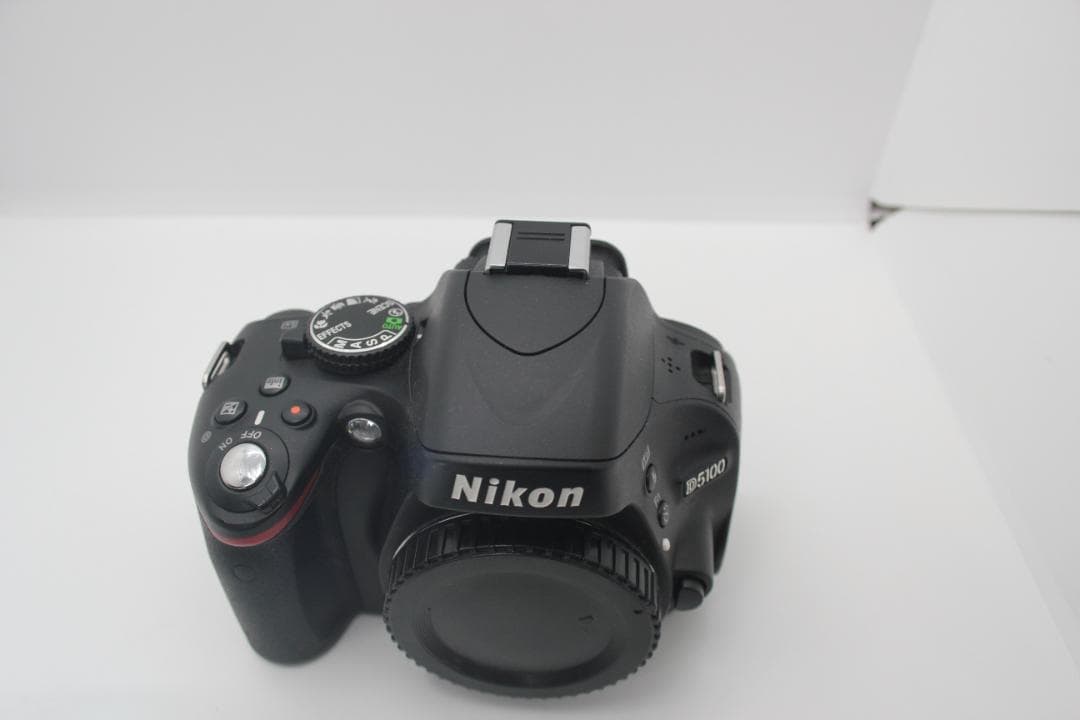 （美品）　NIKON ニコン　D5100 純正バッテリー　純正充電器付き　動作品