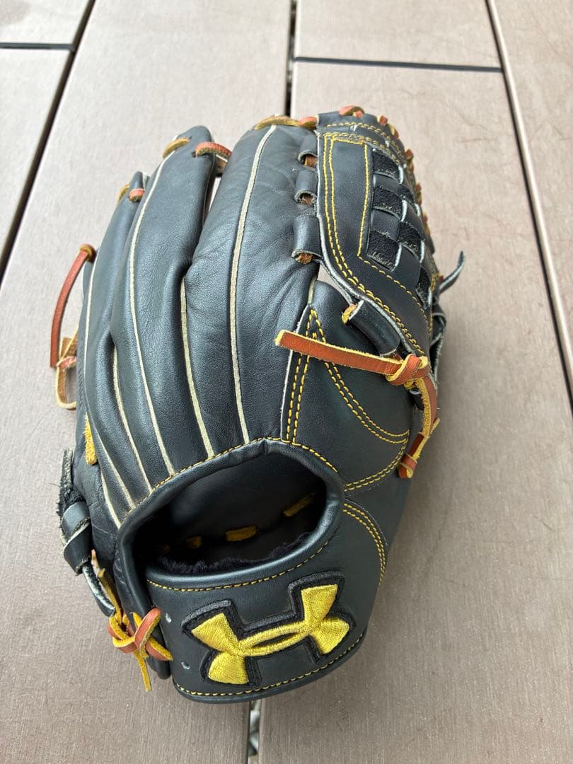 Under Armour 軟式グローブ 黒