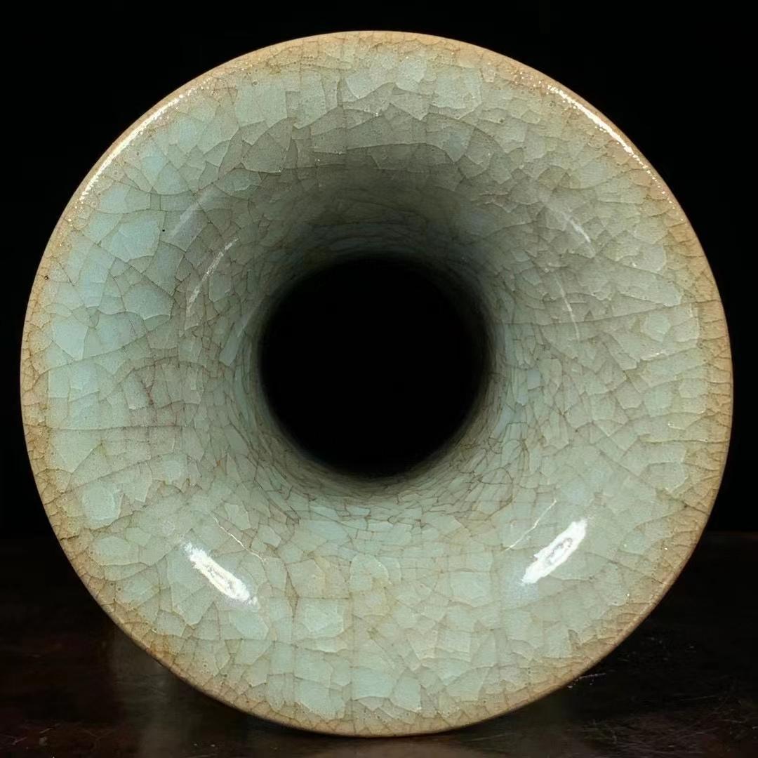 中国古美術・旧蔵の磁器・如意両耳瓶・14x22cm・置物・書道・茶道具・文房具