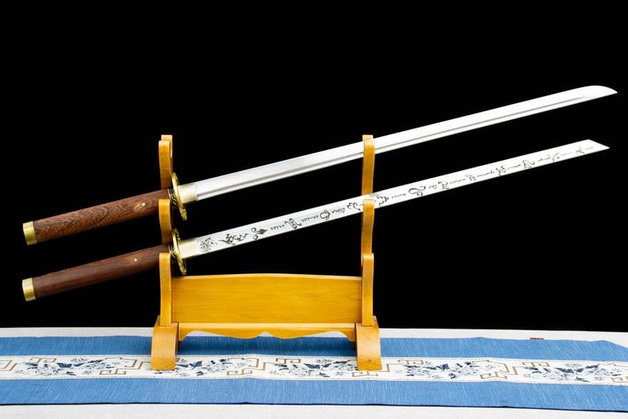 武具　刀装具　日本刀　模造刀   居合刀  ウェッジ唐刀直刃 1本