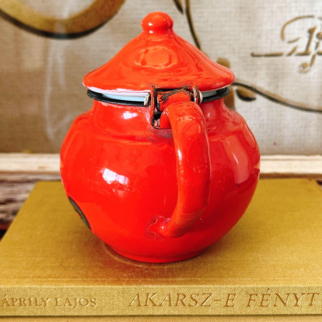 ホーロー　コロンと可愛い赤の1人用ミニポット