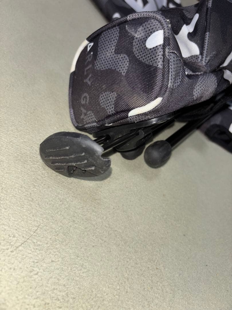 （超美品）パーリーゲイツ、ブラックカモフラ（迷彩）、セルフスタンドバッグ