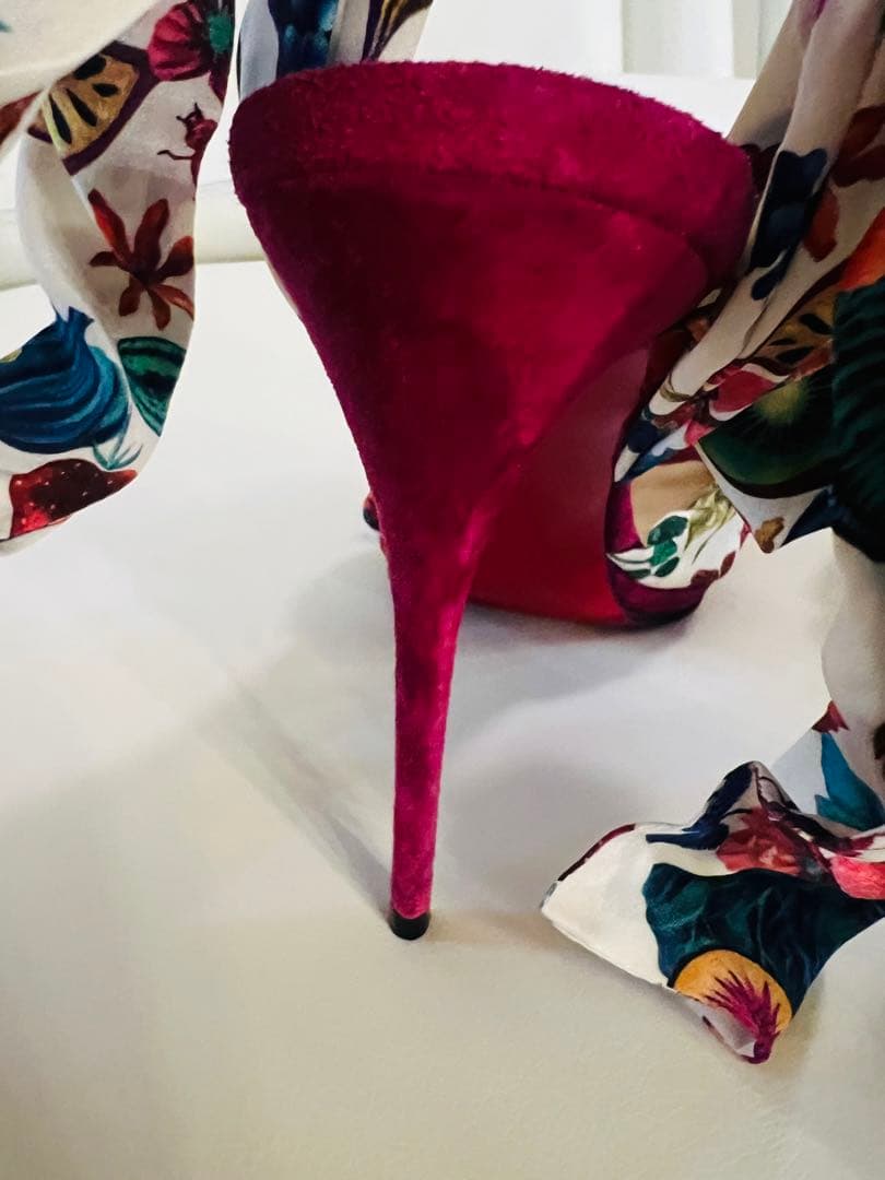 クリスチャンルブタン ヒール 美品