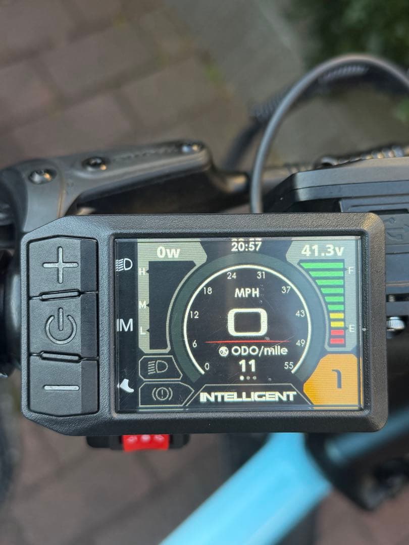 ニーナ@プロフ要✓﻿( `・ㅂ・)و