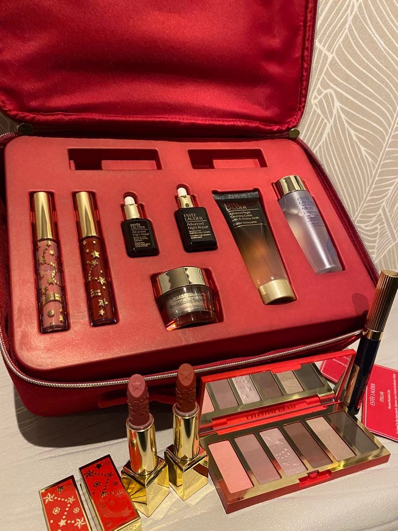 あ*い様 新品【値下げ】エスティ ローダーの2023 ホリデー コレクション煌め