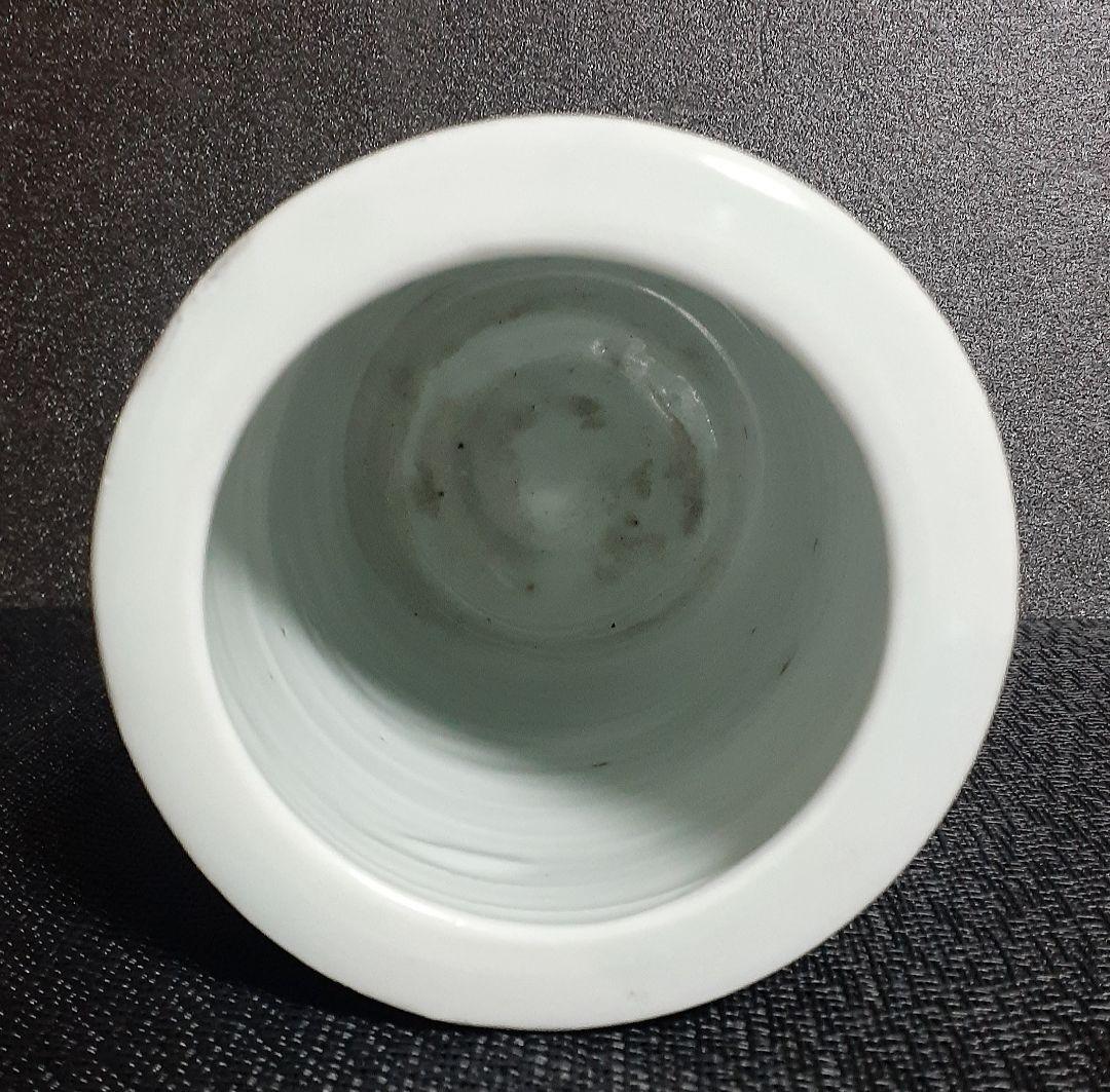 李氏朝鮮時代　韓国古美術　李朝古陶磁器　李朝白磁　陽刻浮彫　牡丹に唐草文様　筆筒