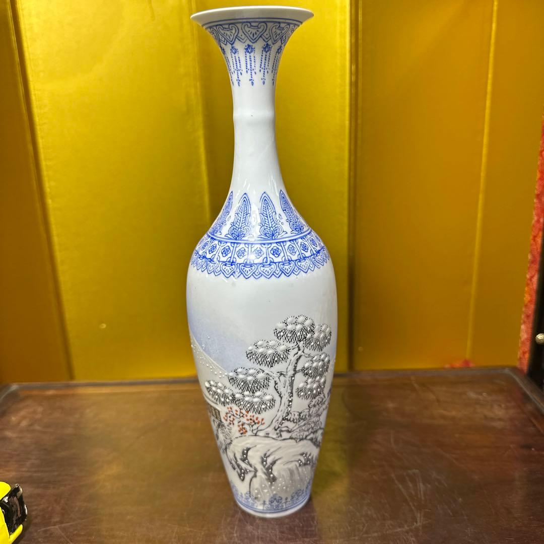 中国，景德镇，青白釉風景画花瓶