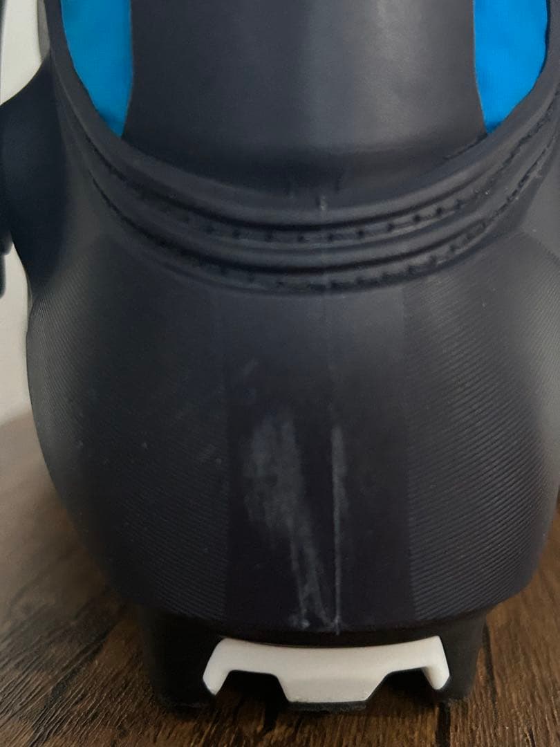 SALOMON スキー用ブーツ 黒/青　RS8 スケーティング 2024年モデル