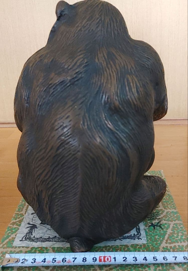 ブロンズ製猿の彫刻