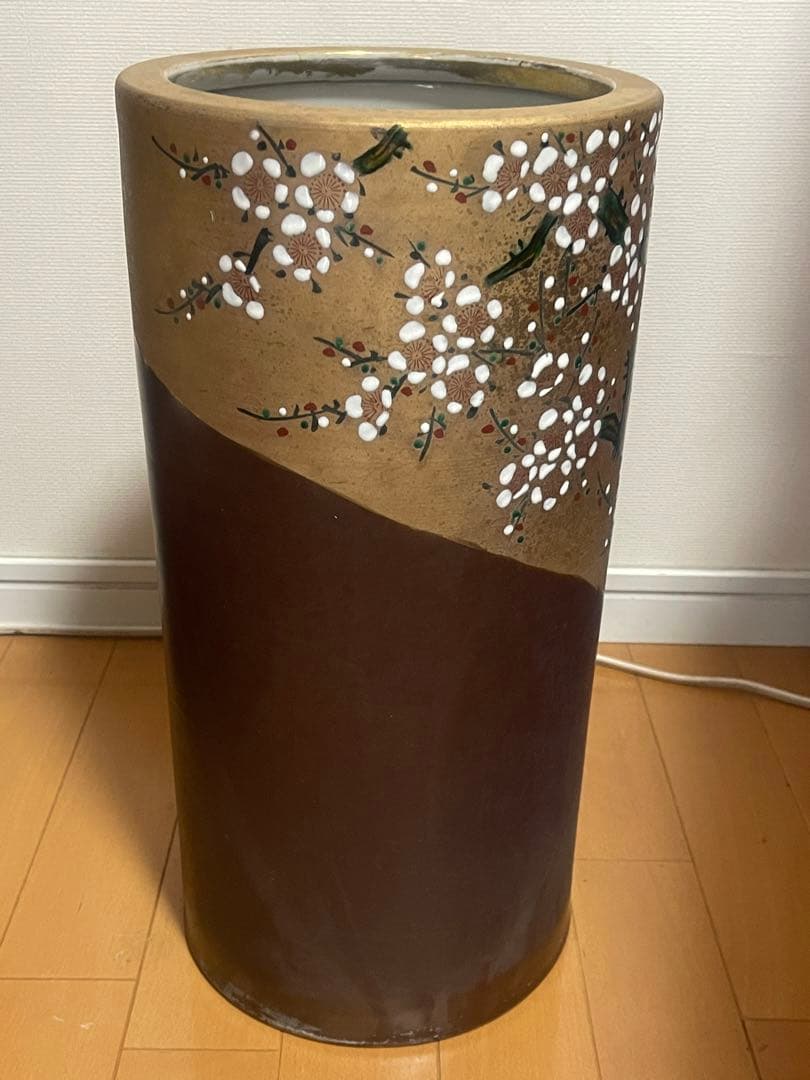年代不明，骨董塗金茶色掛釉梅の花柄。壺。花瓶特大置物高さ42.5Cm。九谷。
