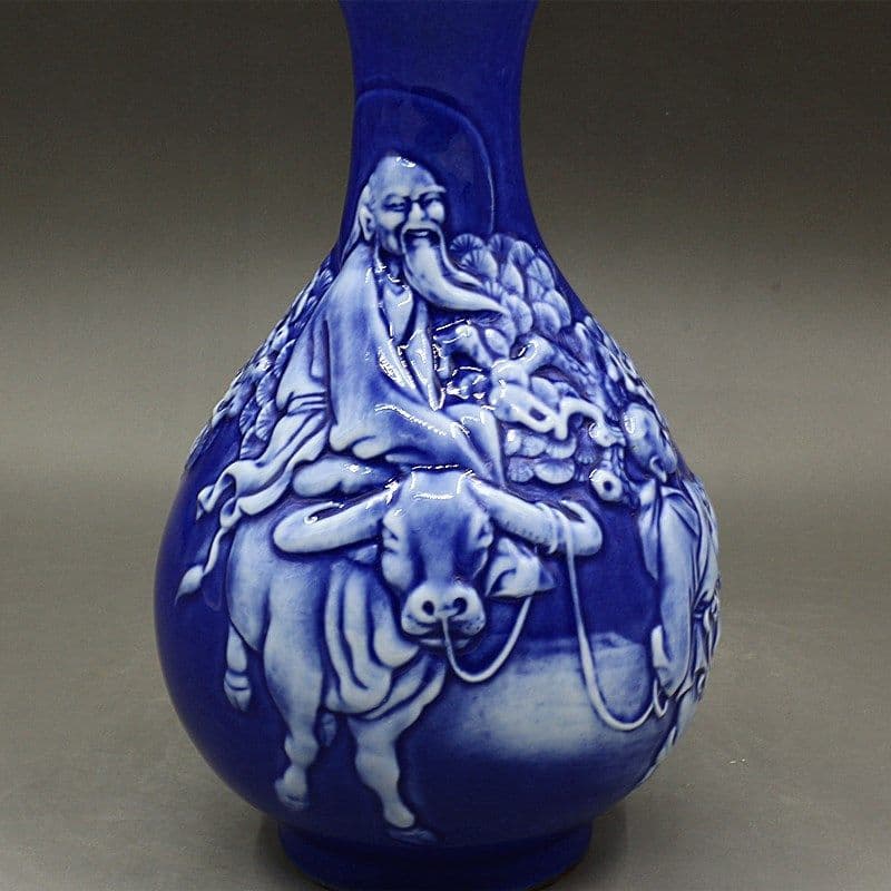清乾隆 藍釉の浮彫り老子出関蒜頭瓶  景徳鎮 陶磁器 装飾品 工芸品美術品 置物