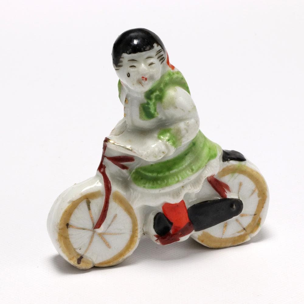 191B 磁器人形 力士 兵隊 女の子 当時物 昭和レトロ 高さ8.5㎝