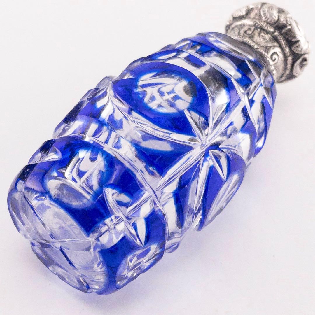 英国製 純銀蓋 19世紀 アンティーク ブルー カットグラス 香水瓶