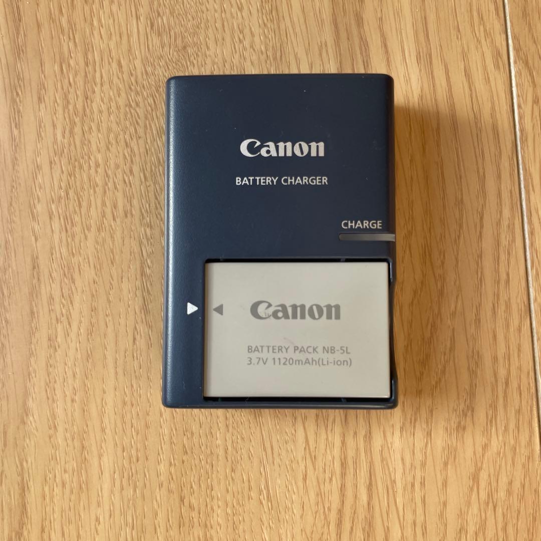 Canon キャノン　IXY 800IS　シルバー　イクシー　デジタルカメラ