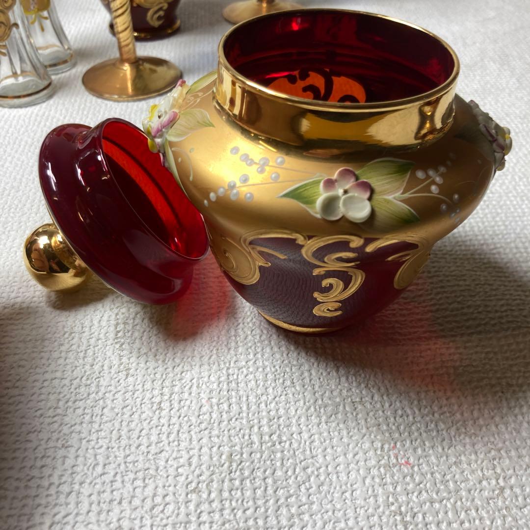 ベネチアングラス　赤と金の花柄ティーセット