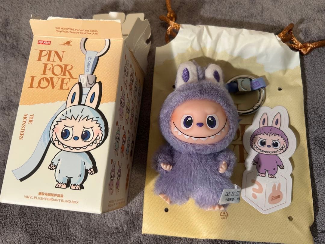 FIN FOR LOVE THE MONSTER イニシャル　ラブブ　7個入り