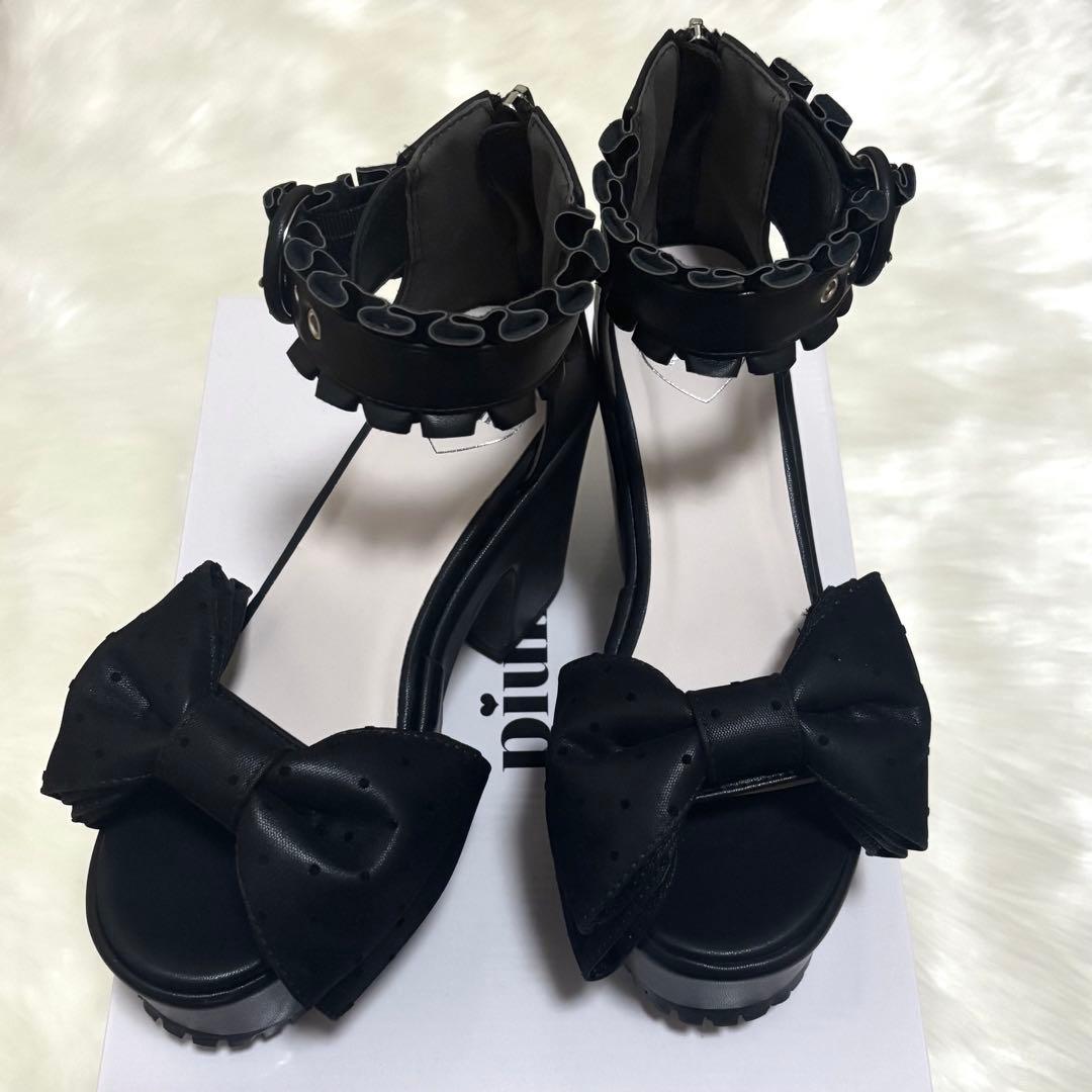 pium ボリュームリボンフリルベルトサンダル