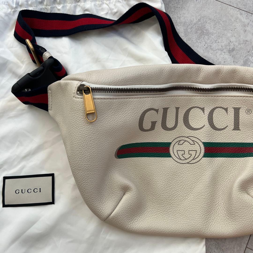 GUCCI ♡ロゴボディバッグ・ウエストポーチ