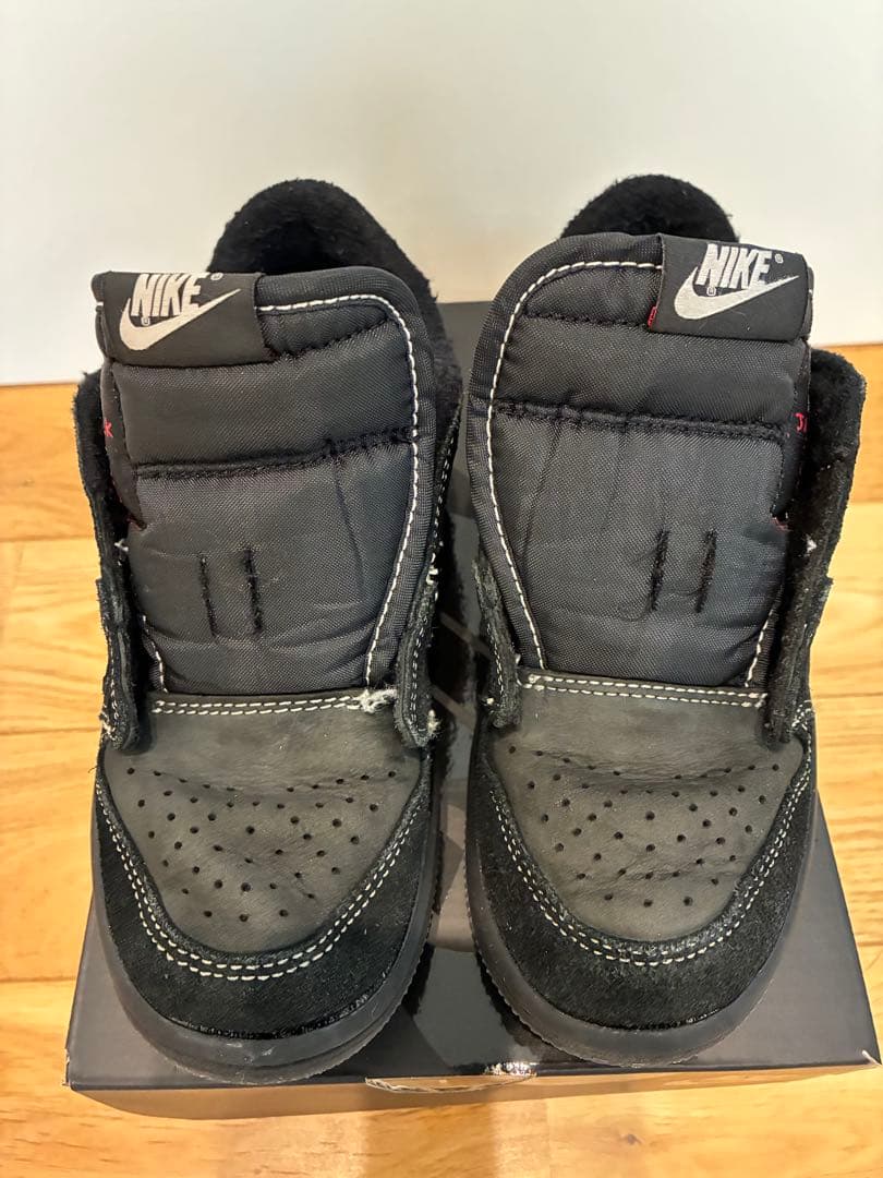 Nike Air Jordan キッズスニーカー ブラック　トラヴィススコット