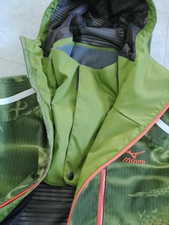 美品 ミズノ 井山敬介モデル 龍 和柄 スキージャケット M メンズ 希少モデル