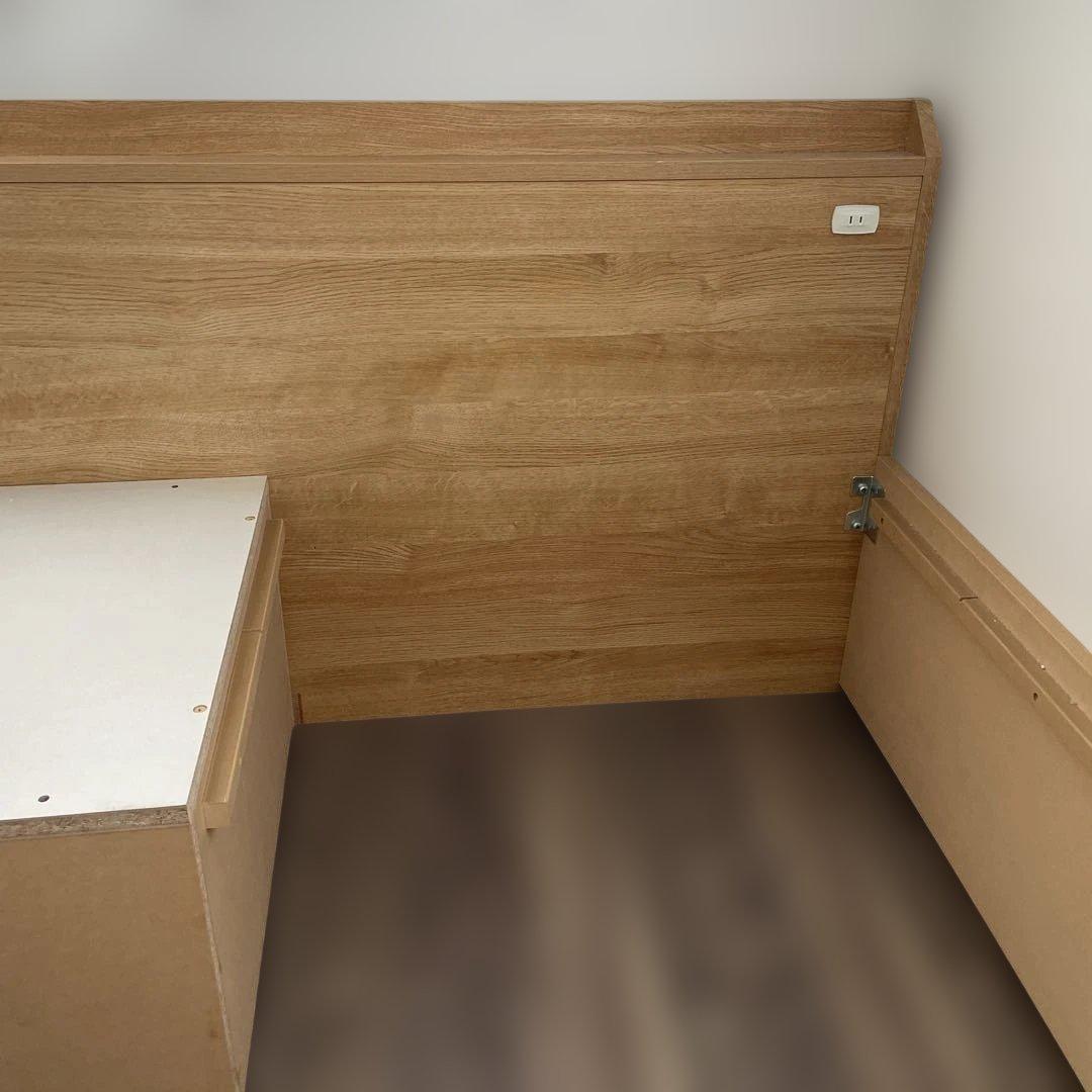 ニトリ　ジオチェスト　収納付き　木製ダブルベッドフレーム　コンセント付き