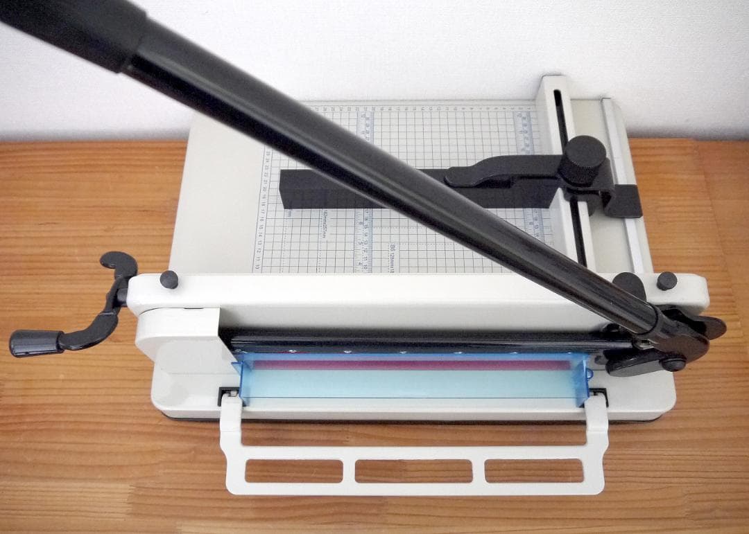 大型裁断機　別売 ウレタン製スタンド付き