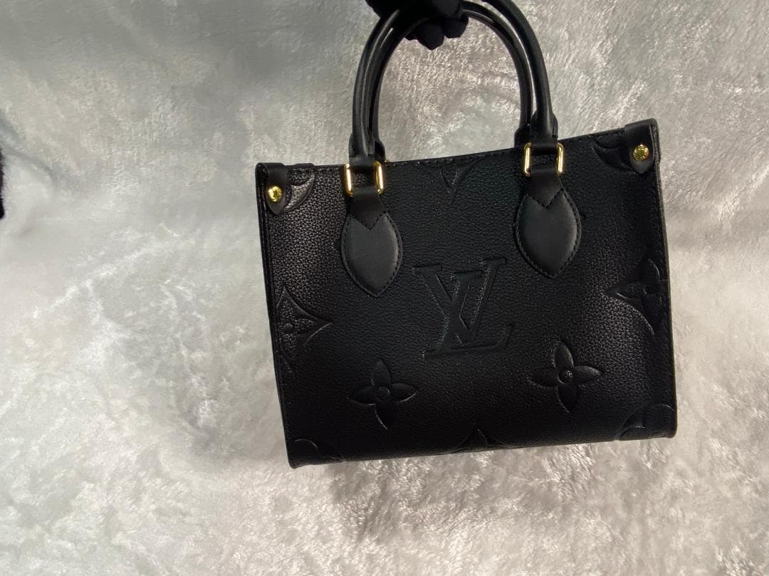 Louis Vuitton 黒のハンドバッグ/ショルダーバッグ