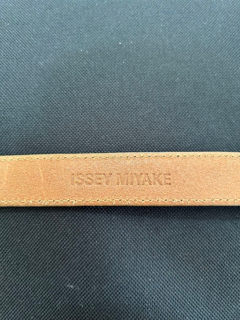 ⭐️イッセイミヤケ若草色ベルト未着用極美品⭐️