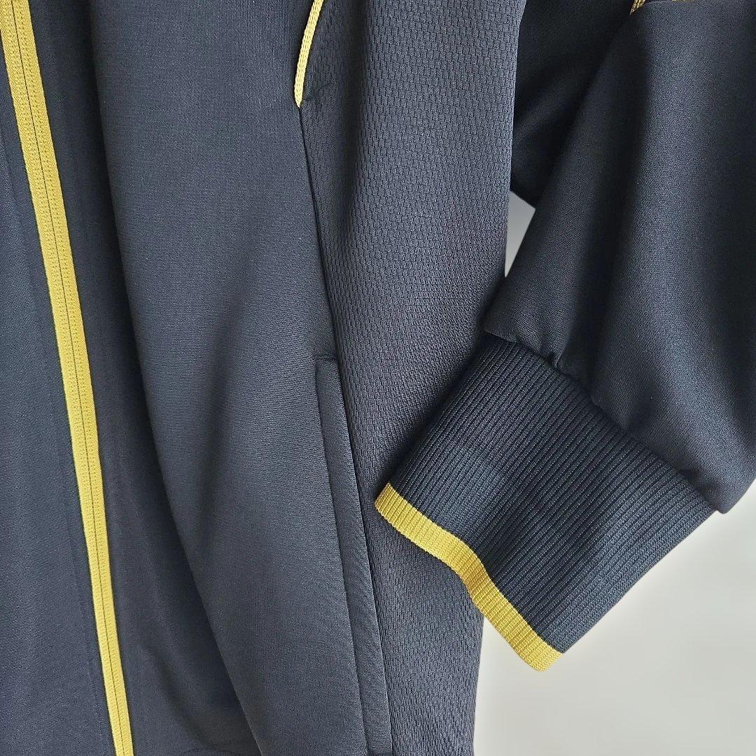 adidas ブラック/ゴールド ジャージ上下セット　Mサイズ