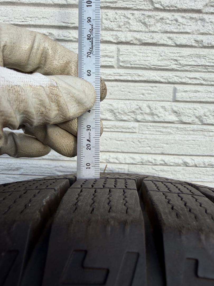 オデッセイハイブリッド　スタッドレスタイヤ　215/60R16