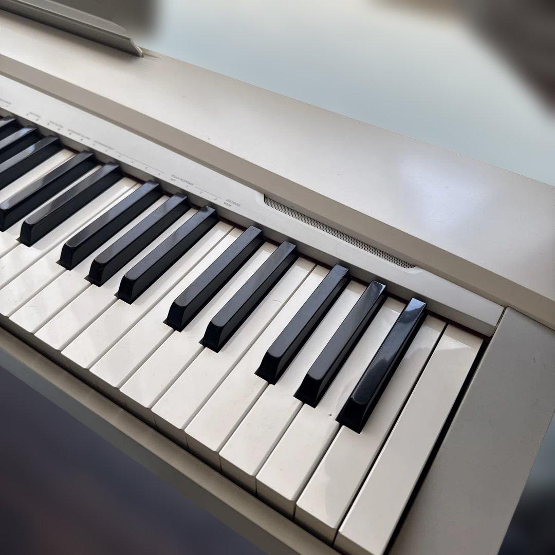 CASIO Privia PX-135 2012年製 電子ピアノ　白　ホワイト