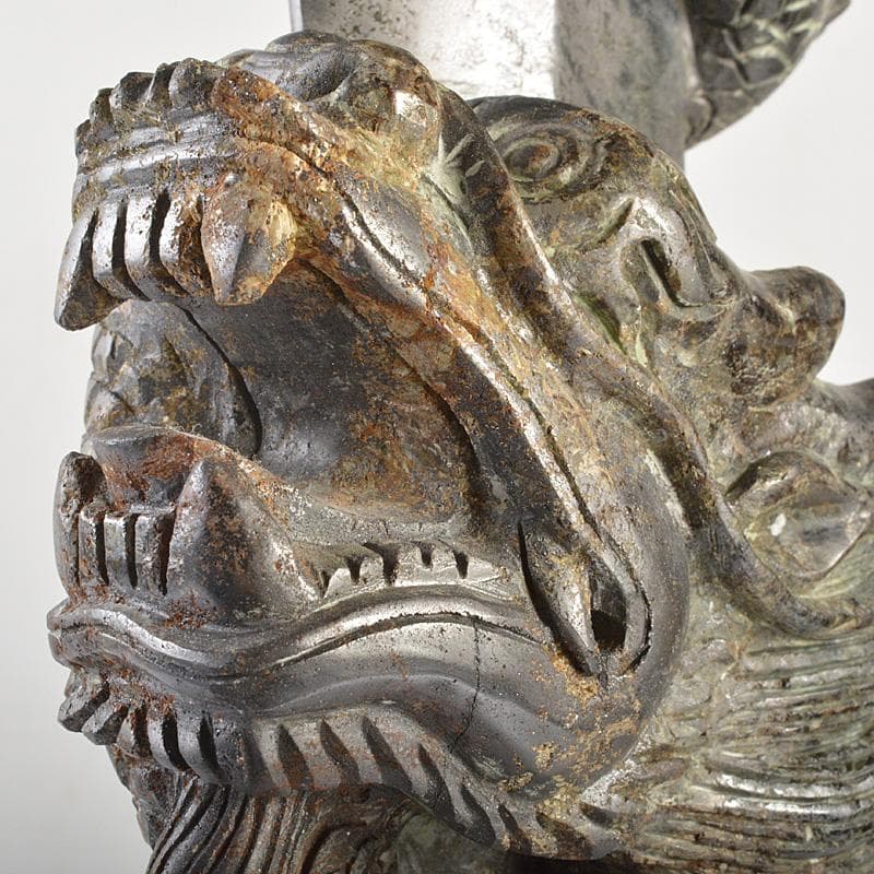 玉石彫刻　龍神　具利伽羅大龍　不動明王　約2kg　唐木台付　V　R7519