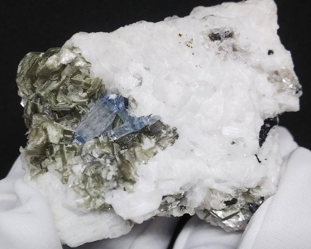 326 宝石質 クラスター アクアマリン モスコバイト 標本 結晶 原石