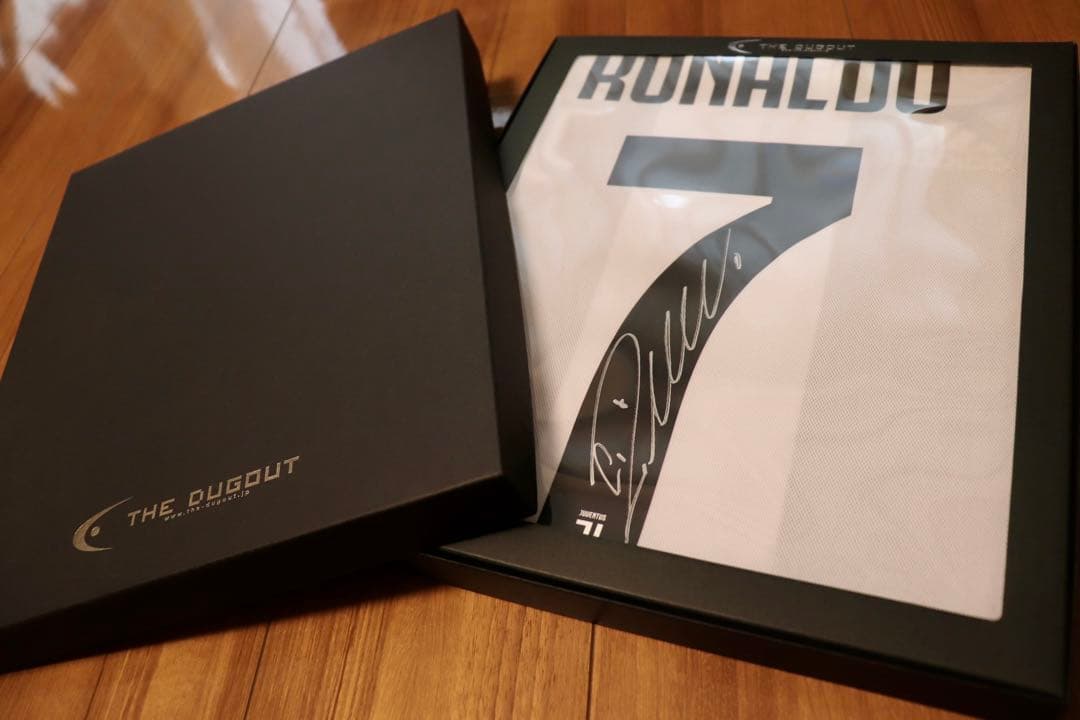 ロナウド サイン ユベントス18/19 thedugout