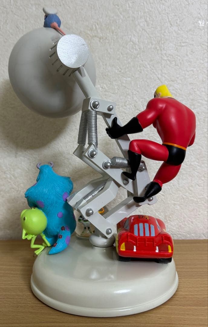 ディズニーパークス ピクサー キャラクター スノーグローブ