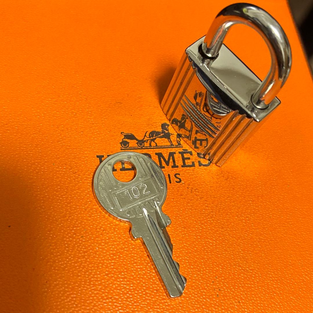 エルメス シルバー　カデナ　南京錠　パドロック　鍵　キー　NO102